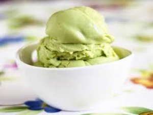 Gustoso e salutare: l’avocado, nostro alleato a tavola, si fa… gelato!