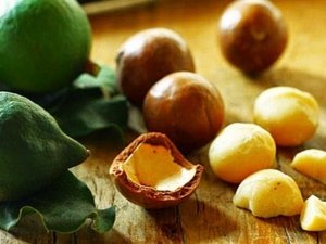 7 utilizzi dell'olio di macadamia per pelle e capelli