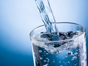 Come armonizzare e purificare l'acqua del rubinetto