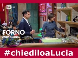 Come pulire il forno…con  bicarbonato e un tocco di magia!