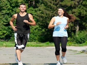 Come correre in modo naturale e senza rischi