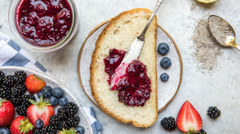 Composta di frutti di bosco fatta in casa