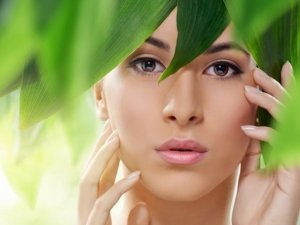 Cosmesi fai da te: accortezze, benefici e insidie