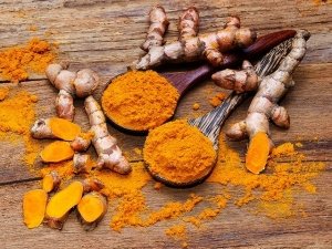 Curcuma: proprietà, benefici e ricette