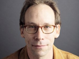 Dal nulla al nulla. Quattro chiacchiere cosmiche con l’astrofisico Lawrence Krauss