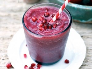Frullati di frutta e verdura: 10 motivi per bere gli smoothie