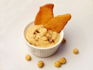 Mousse di nocciole con cialde al caffè yannoh