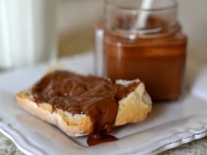 Crema di nocciole fatta in casa: una golosità unica