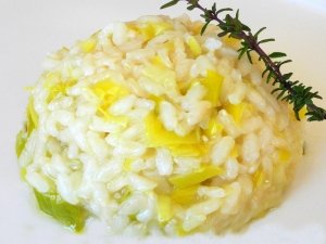 Risotto semi-integrale ai porri, timo e limone