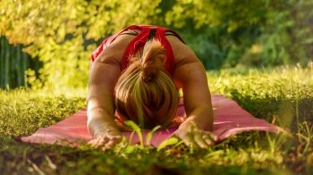 Ansia e stress: alleviali con i cinque tibetani e mantieni la longevità