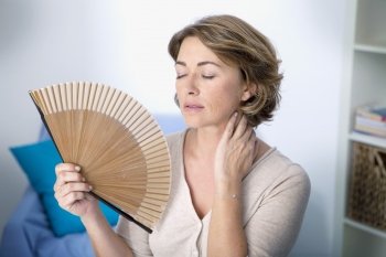 Come eliminare le vampate di calore in menopausa